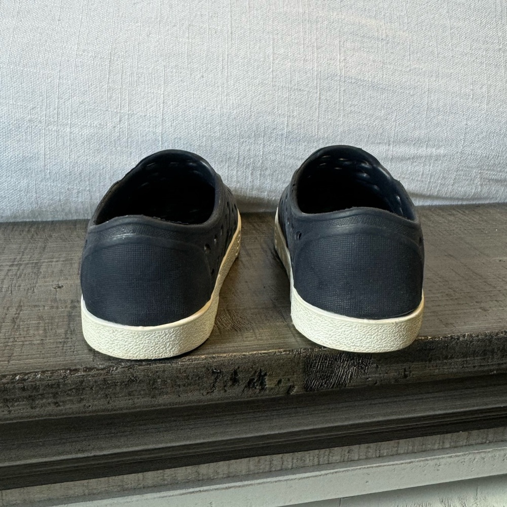 Old Navy | Baby Navy Blue Sandal | Size 5 - Picture 4 of 8